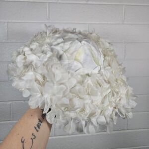 Vtg Hollywood Denver White Floral Petal Hat‎ Head Piece Wedding Church Ethereal